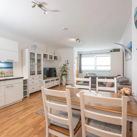 Domizil Waldstrasse 03 زينوويتز