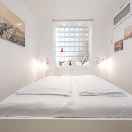Domizil Waldstrasse 03 زينوويتز